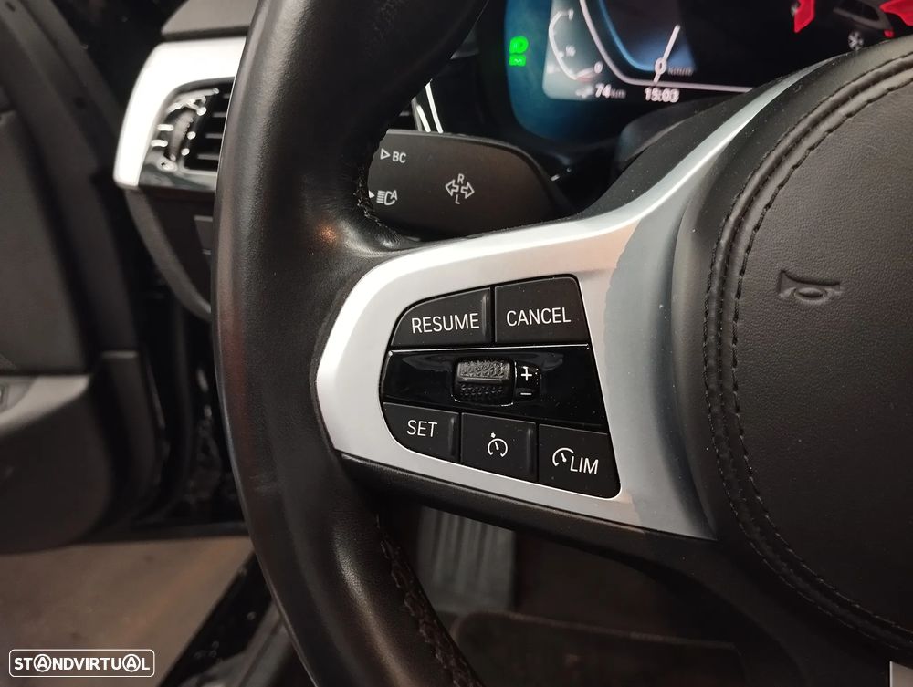 BMW 530 e - 25