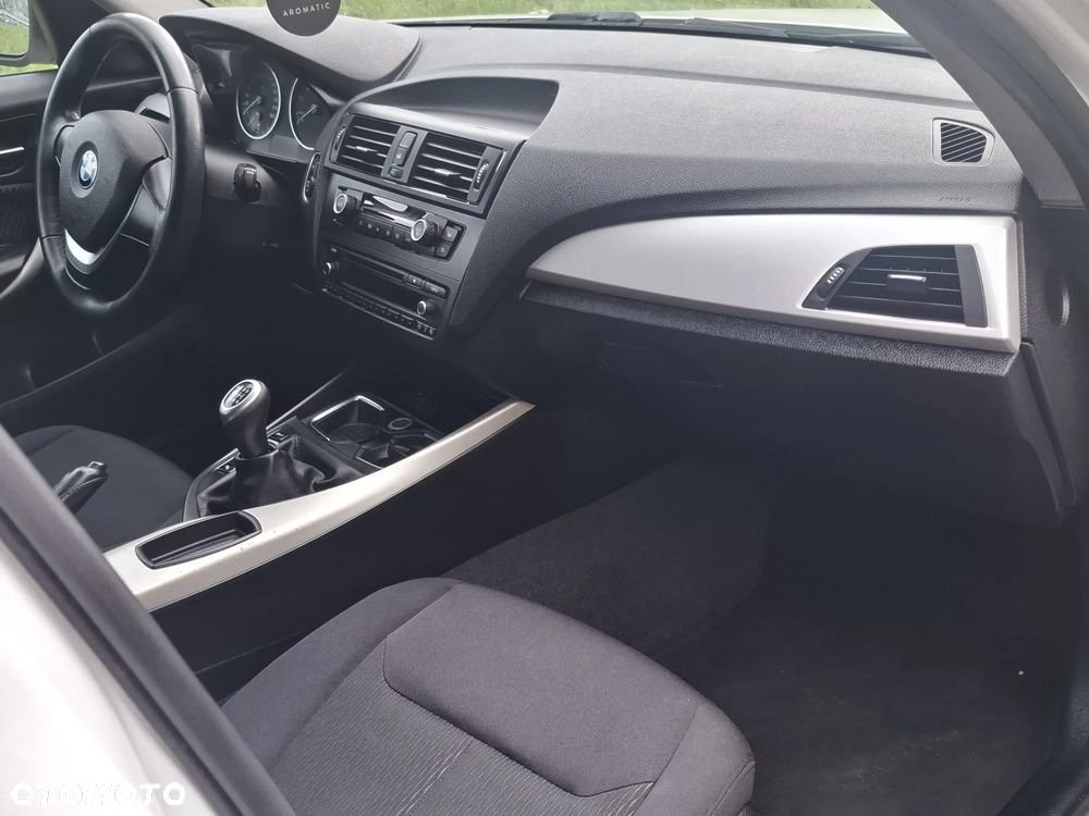 BMW Seria 1 116i - 10