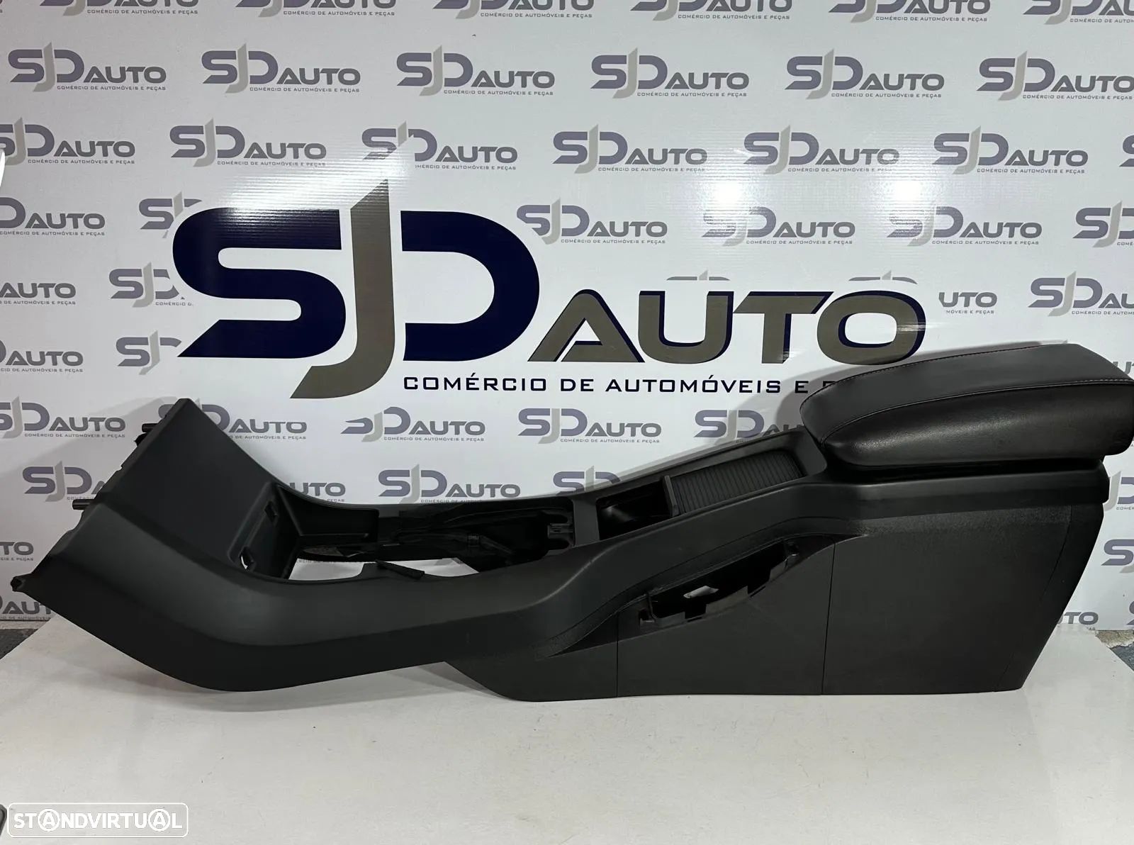 Apoio Braço / Consola Central - Volvo V40 R-Design - 1
