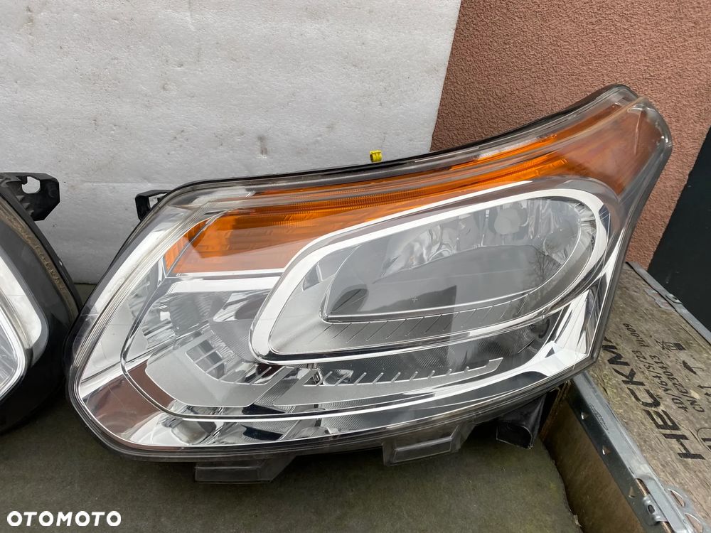 lampy c3 picasso eu komplet całe - 2