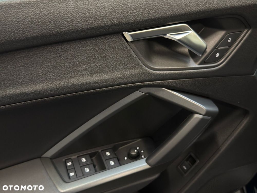 Audi Q3 - 18