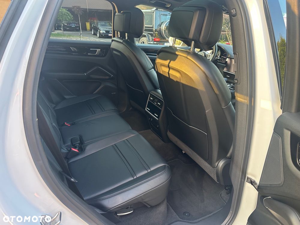 Porsche Cayenne - 13