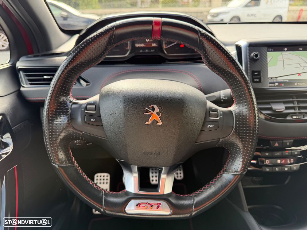 Peugeot 208 1.6 e-THP GTi by Sport - 32