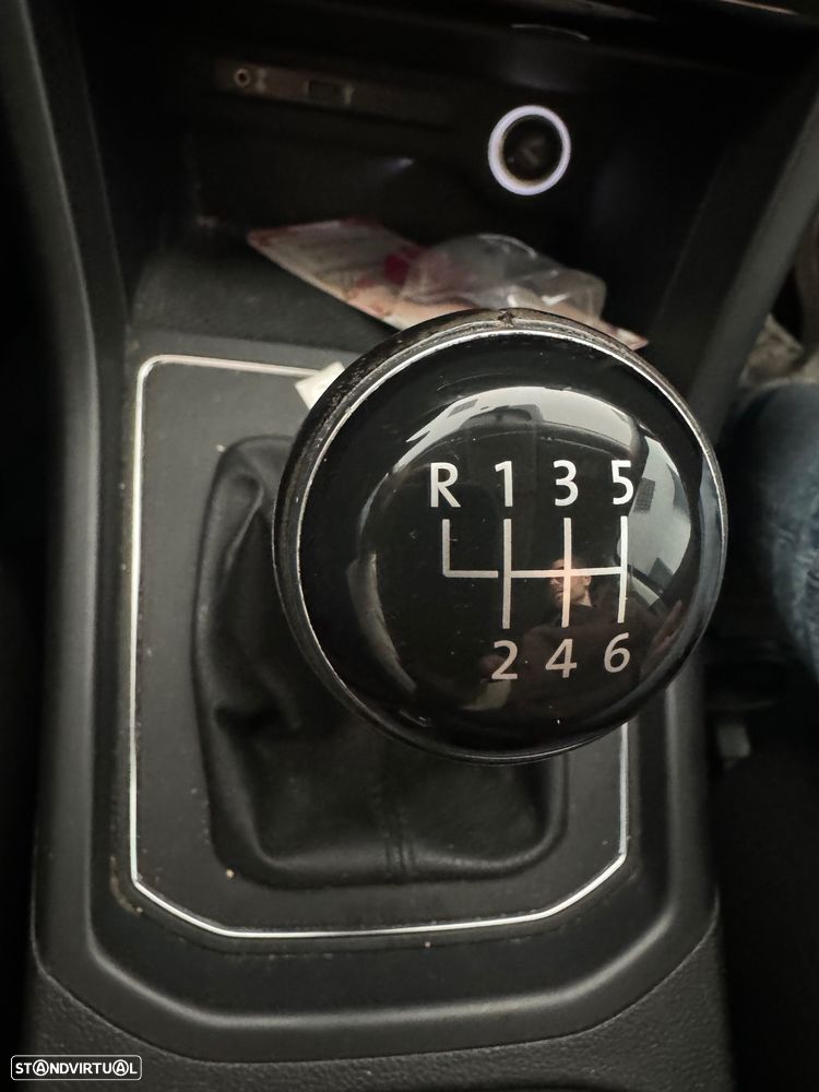 VW Touran 1.6 TDI Confortline - 26