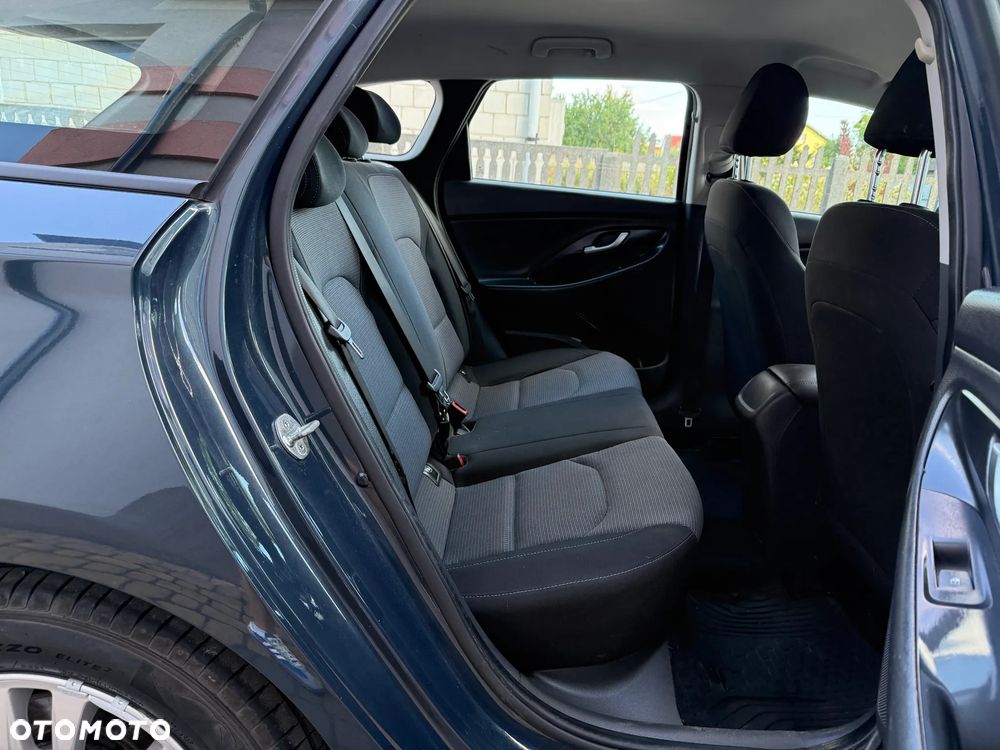 Hyundai i30 1.6 D Comfort - 13