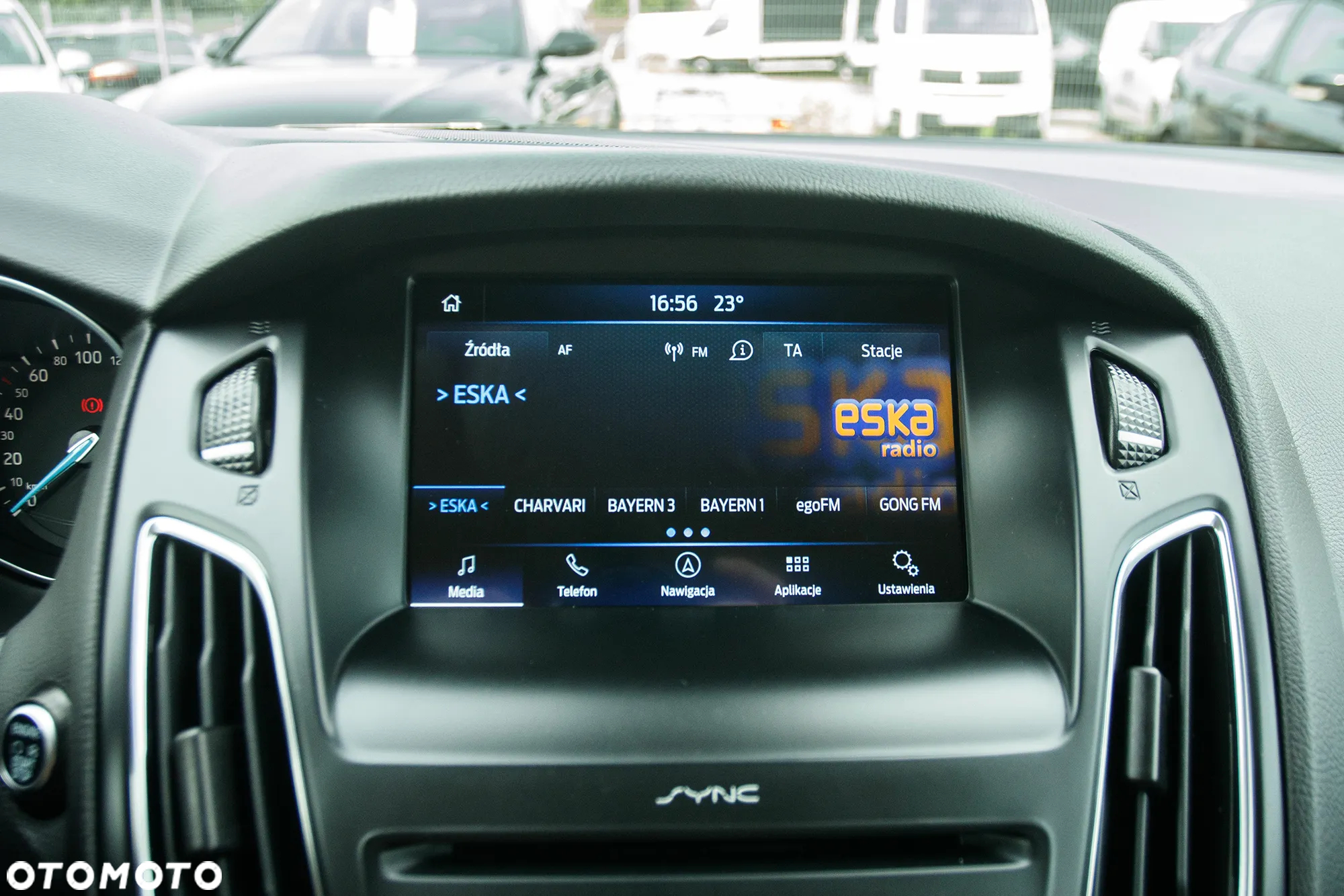 Ford Focus 1.0 EcoBoost Titanium X - 28