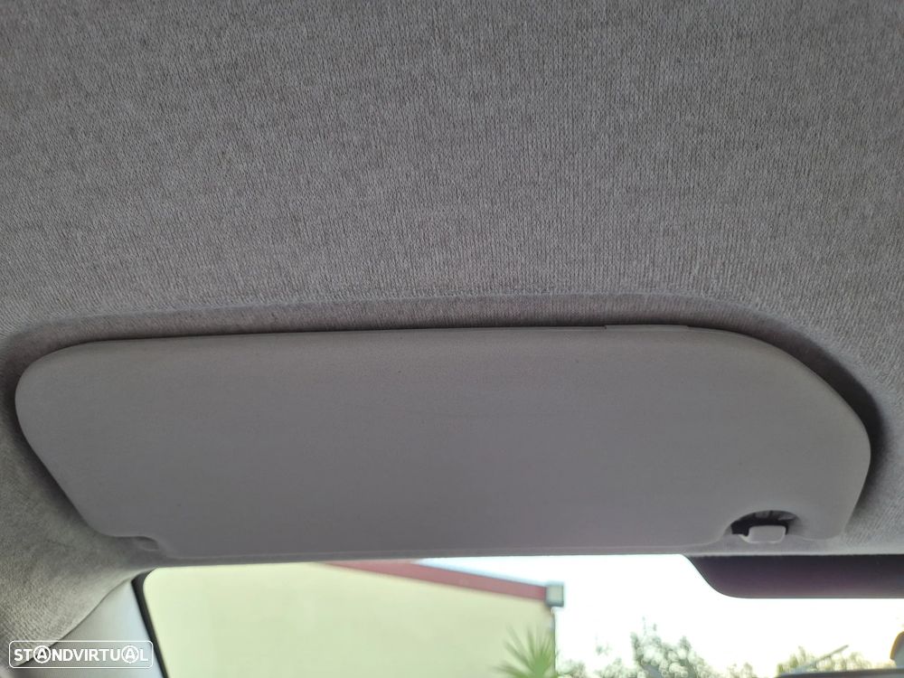 Peugeot 107 1.0 Trendy - 24