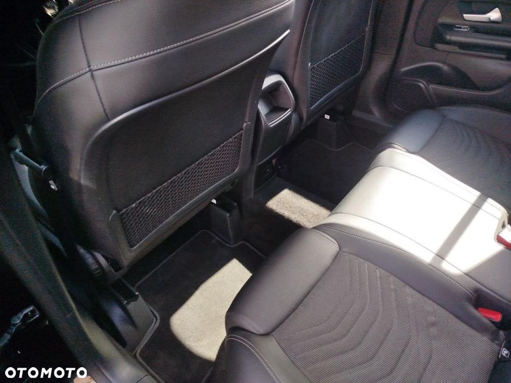 Mercedes-Benz GLA - 20