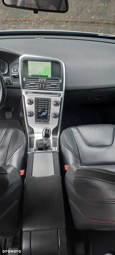 Volvo XC 60 D3 Drive-E Ocean Race - 13
