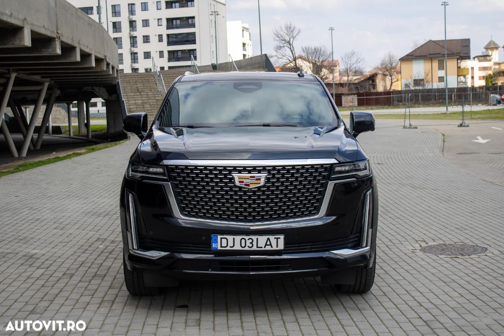Cadillac Escalade - 1