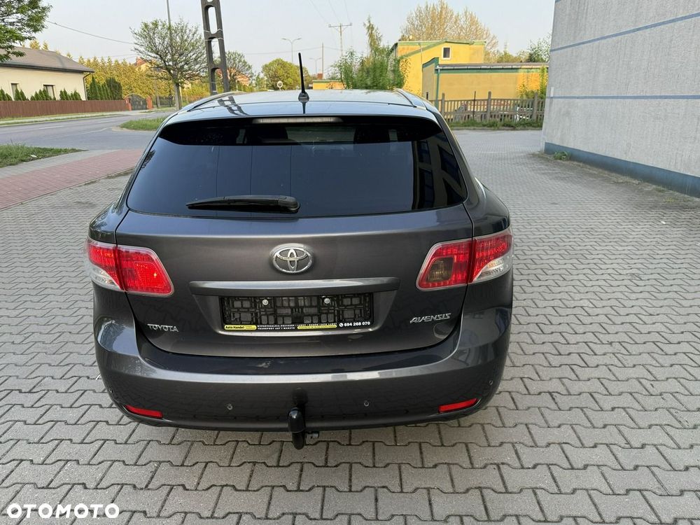 Toyota Avensis - 10