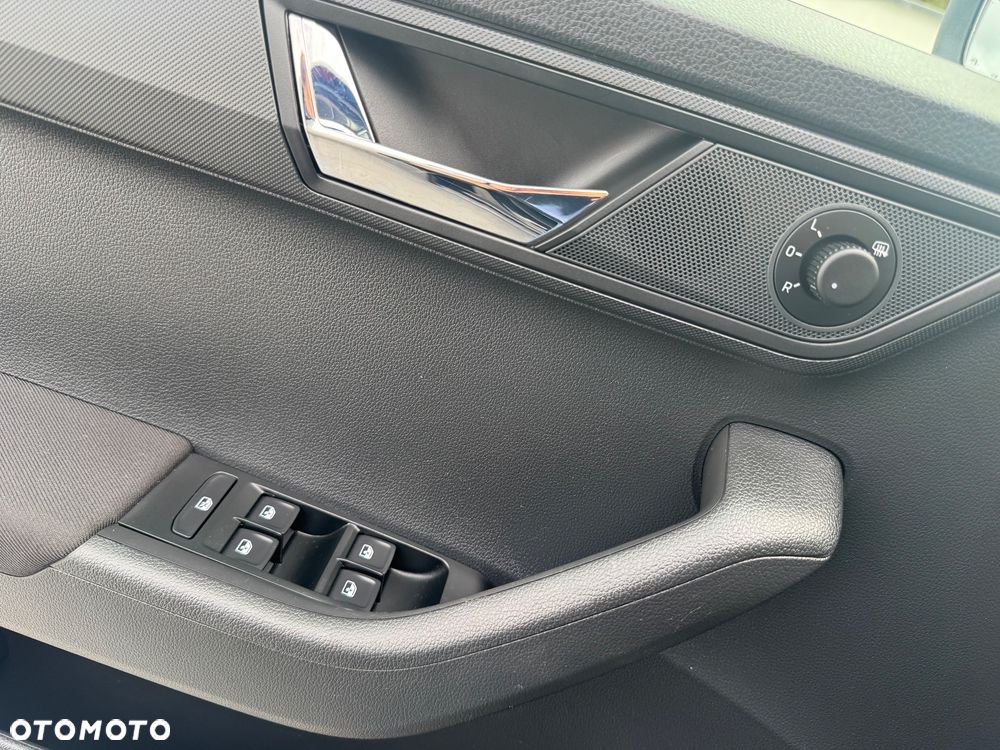 Skoda Fabia 1.0 TSI Style Color - 12