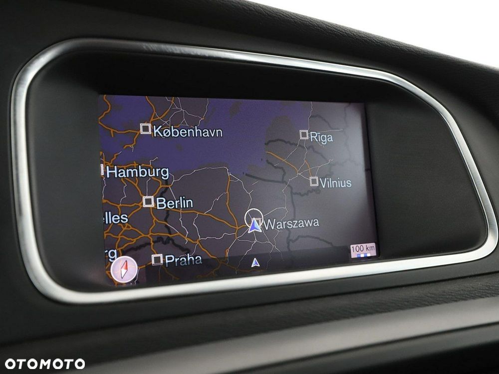 Volvo V40 T2 Momentum - 25