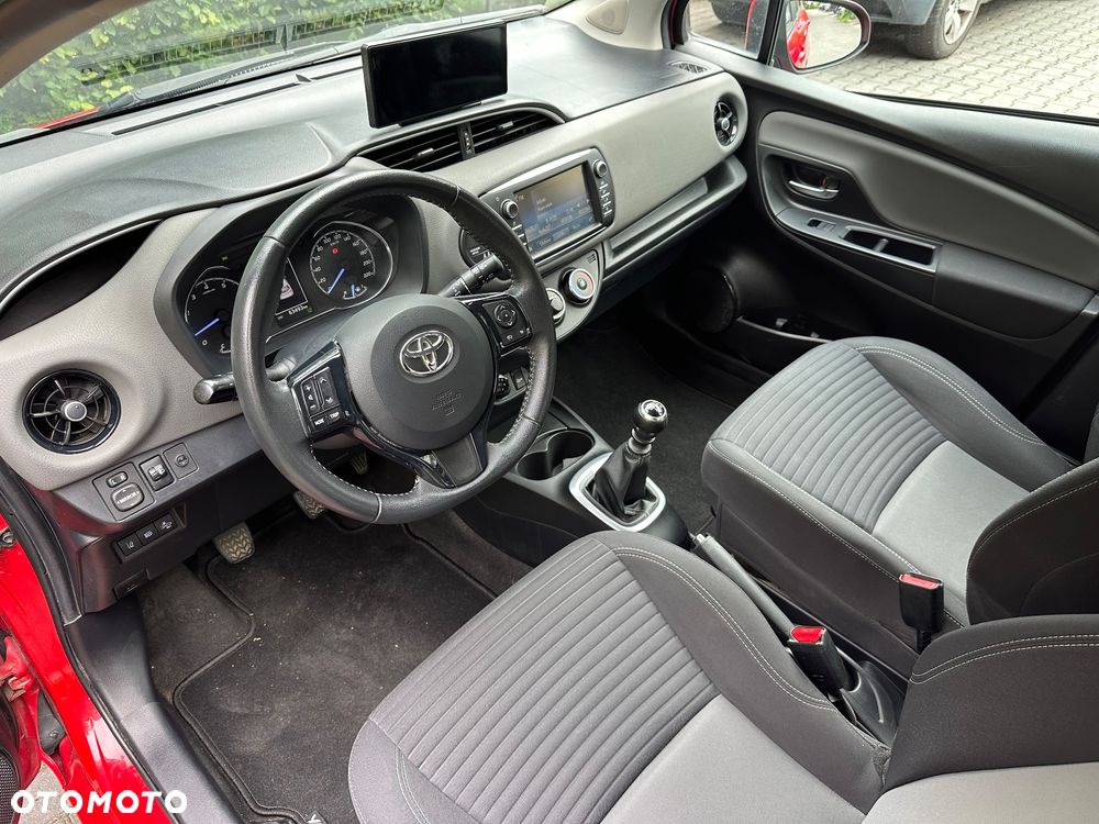 Toyota Yaris 1.5 Premium - 8