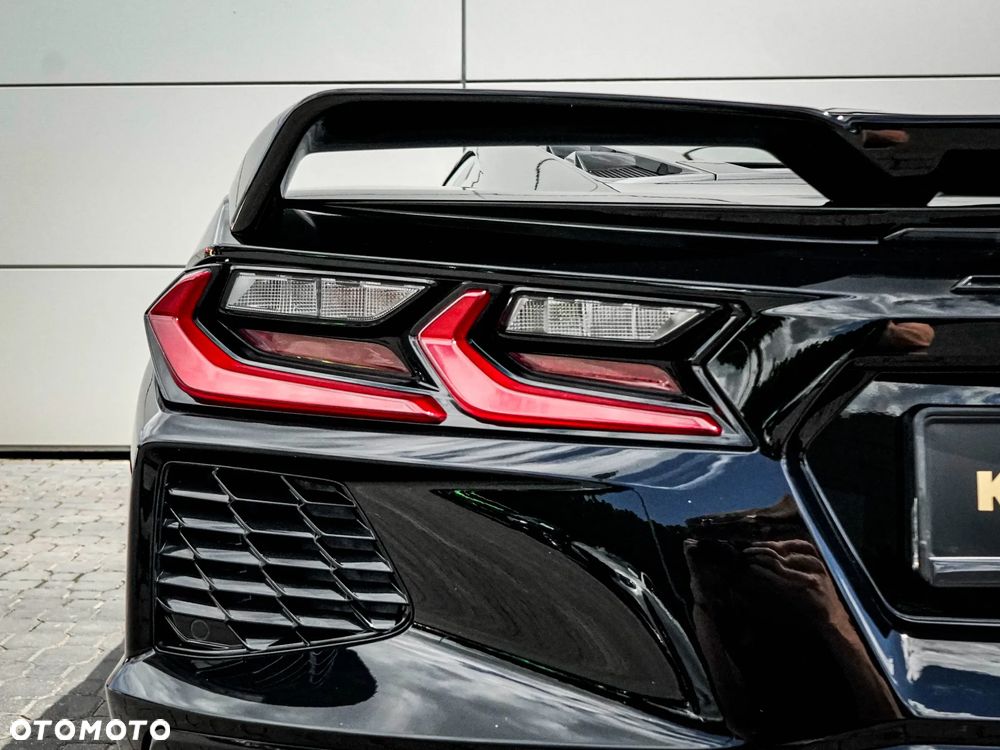 Chevrolet Corvette - 11
