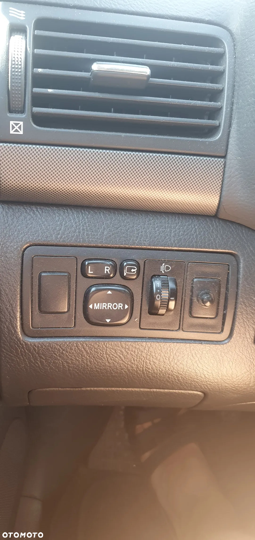 Toyota Avensis 2.0 D-4D High - 3