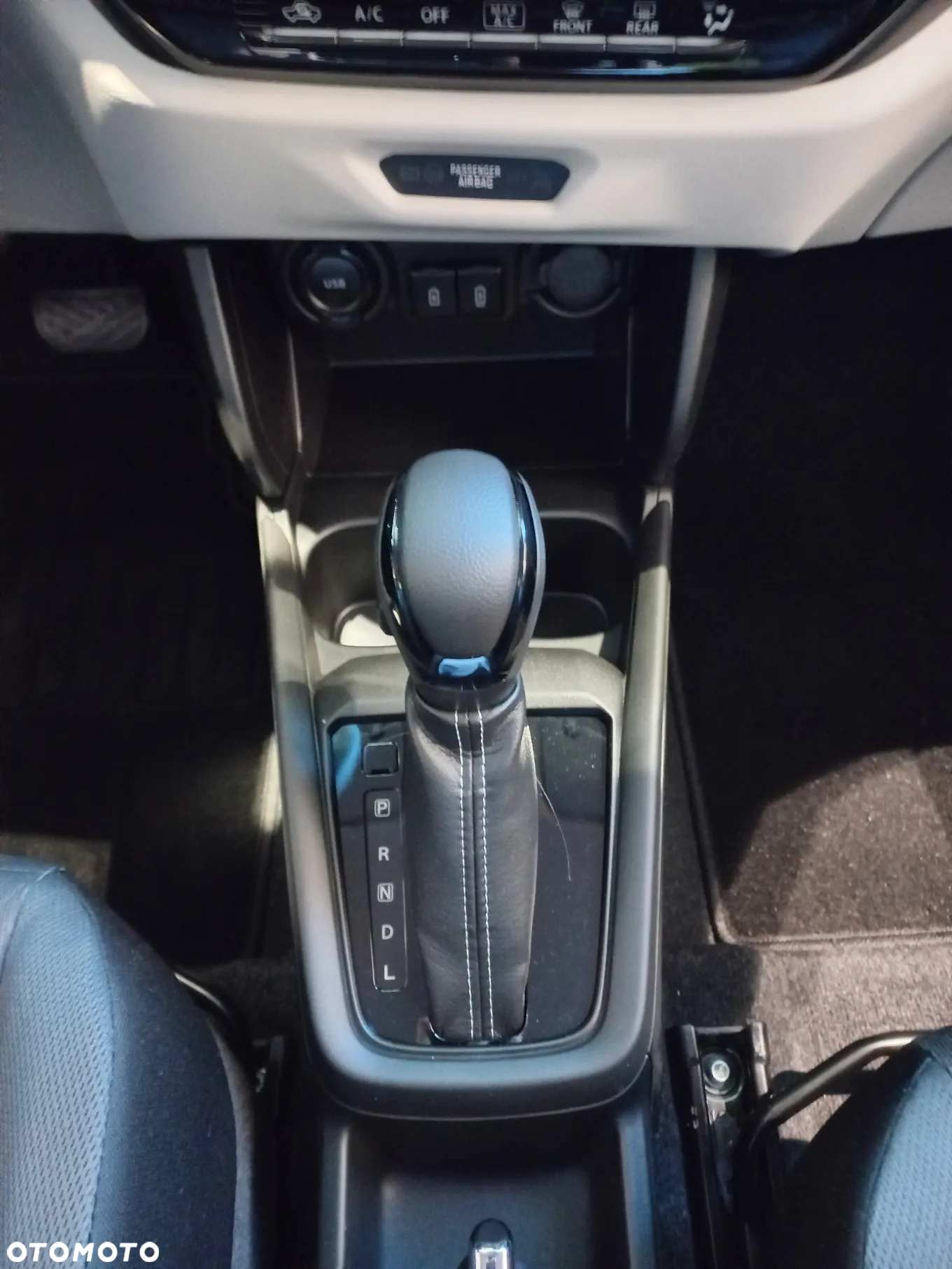 Suzuki Swift 1.2 Dualjet SHVS Premium Plus CVT - 9