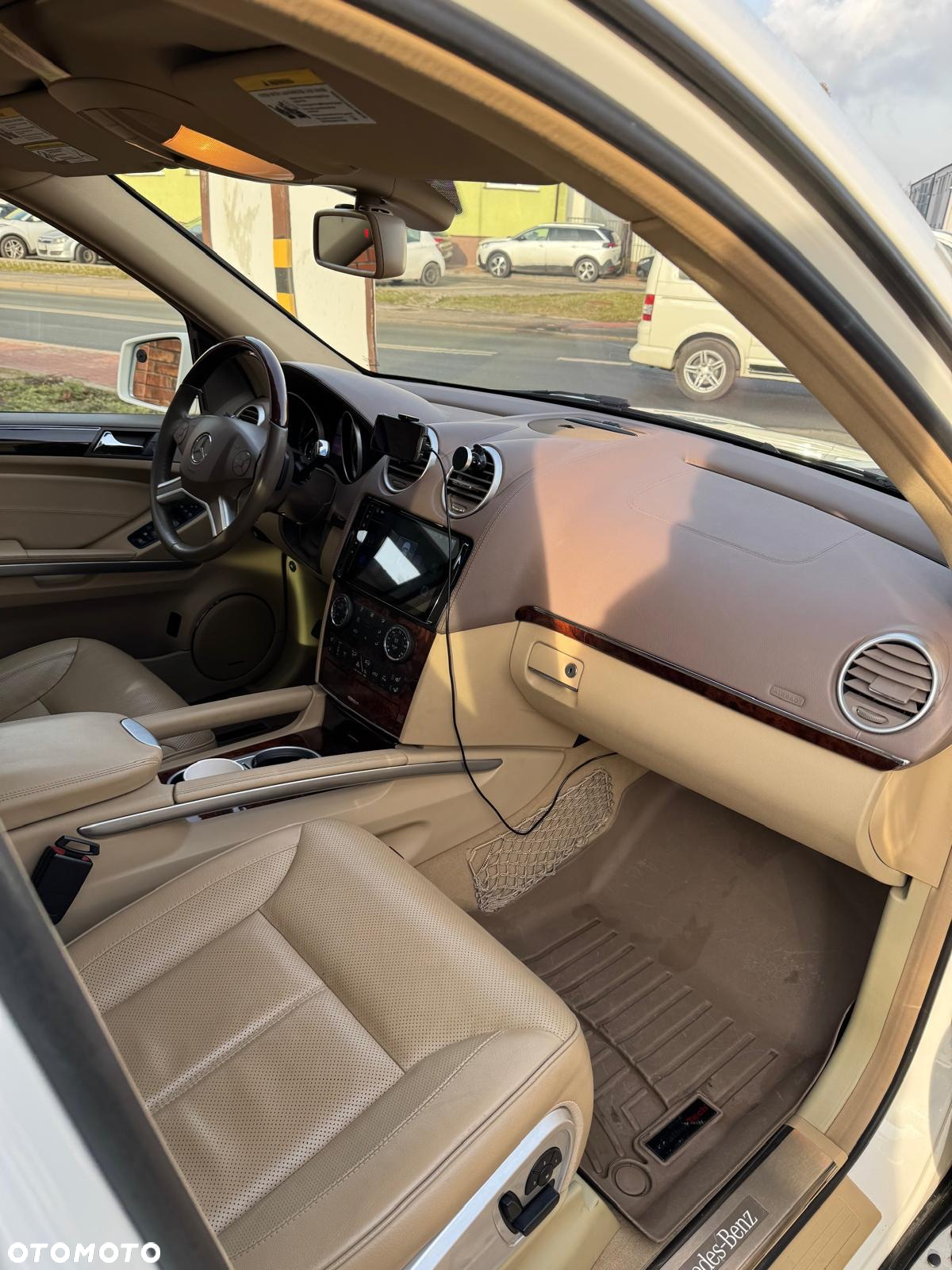 Mercedes-Benz GL 500 4Matic 7G-TRONIC - 11