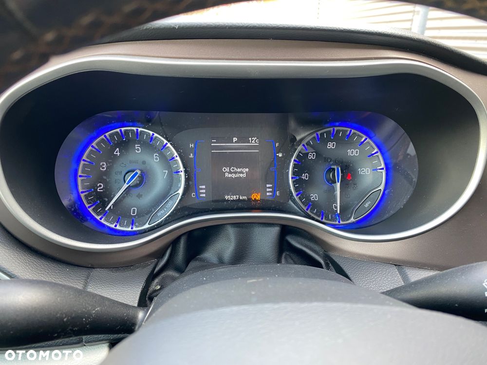 Chrysler Pacifica - 24