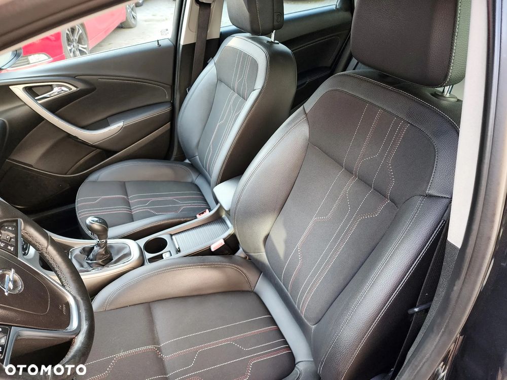 Opel Astra 1.4 Turbo 150 Jahre - 22