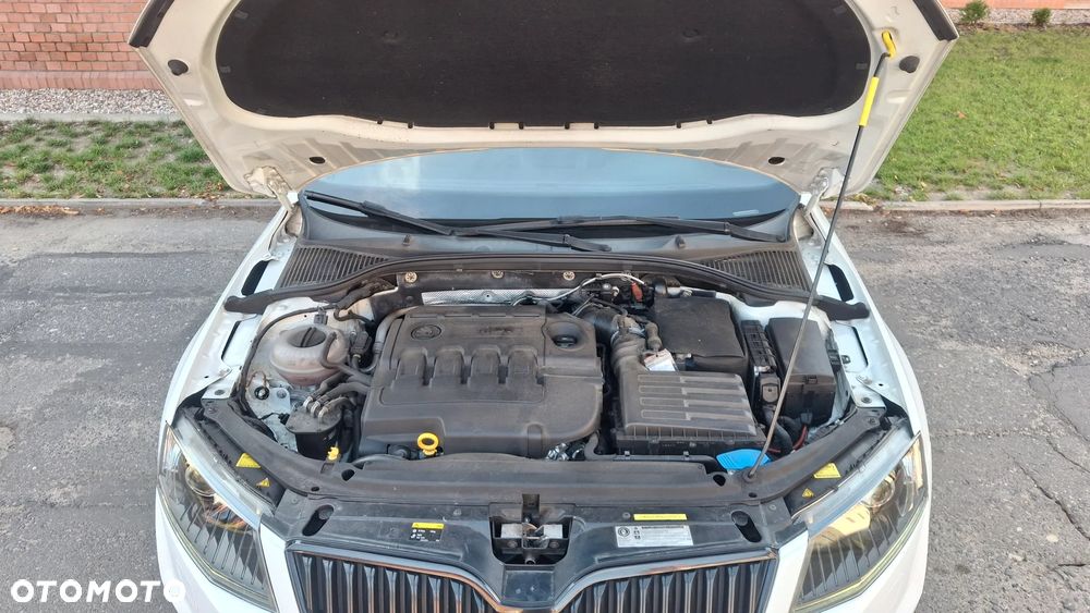 Skoda Octavia 2.0 TDI RS - 22