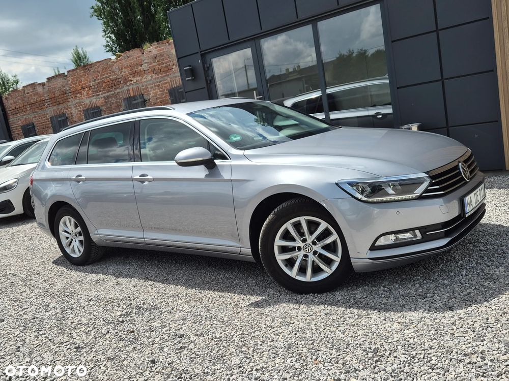 Volkswagen Passat - 14