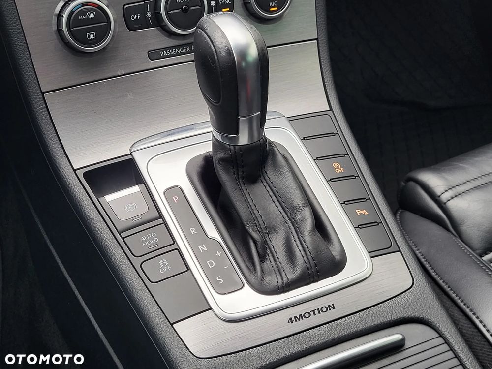 Volkswagen Passat Variant 2.0 TDI 4Motion DSG BlueMotion Tech R-Line - 15