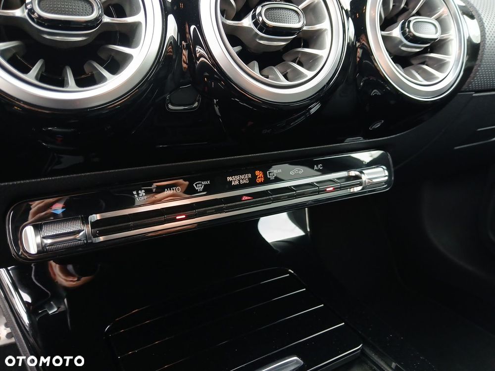 Mercedes-Benz CLA 180 mHEV AMG Line 7G-DCT - 25
