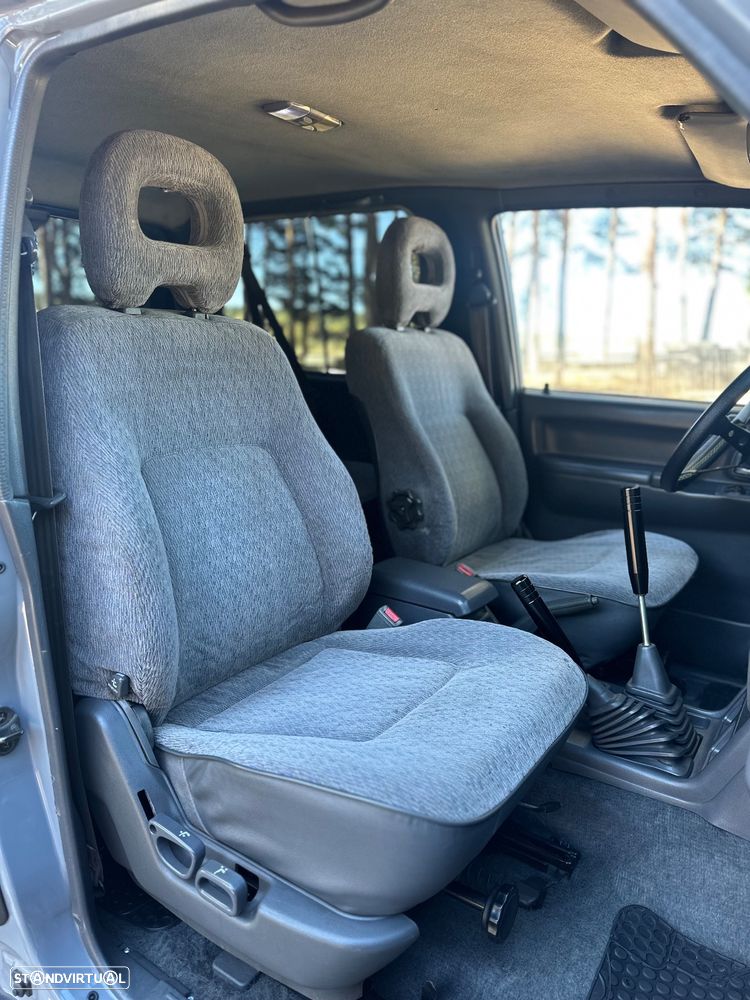Mitsubishi Pajero 2.5 TDi GLX - 22