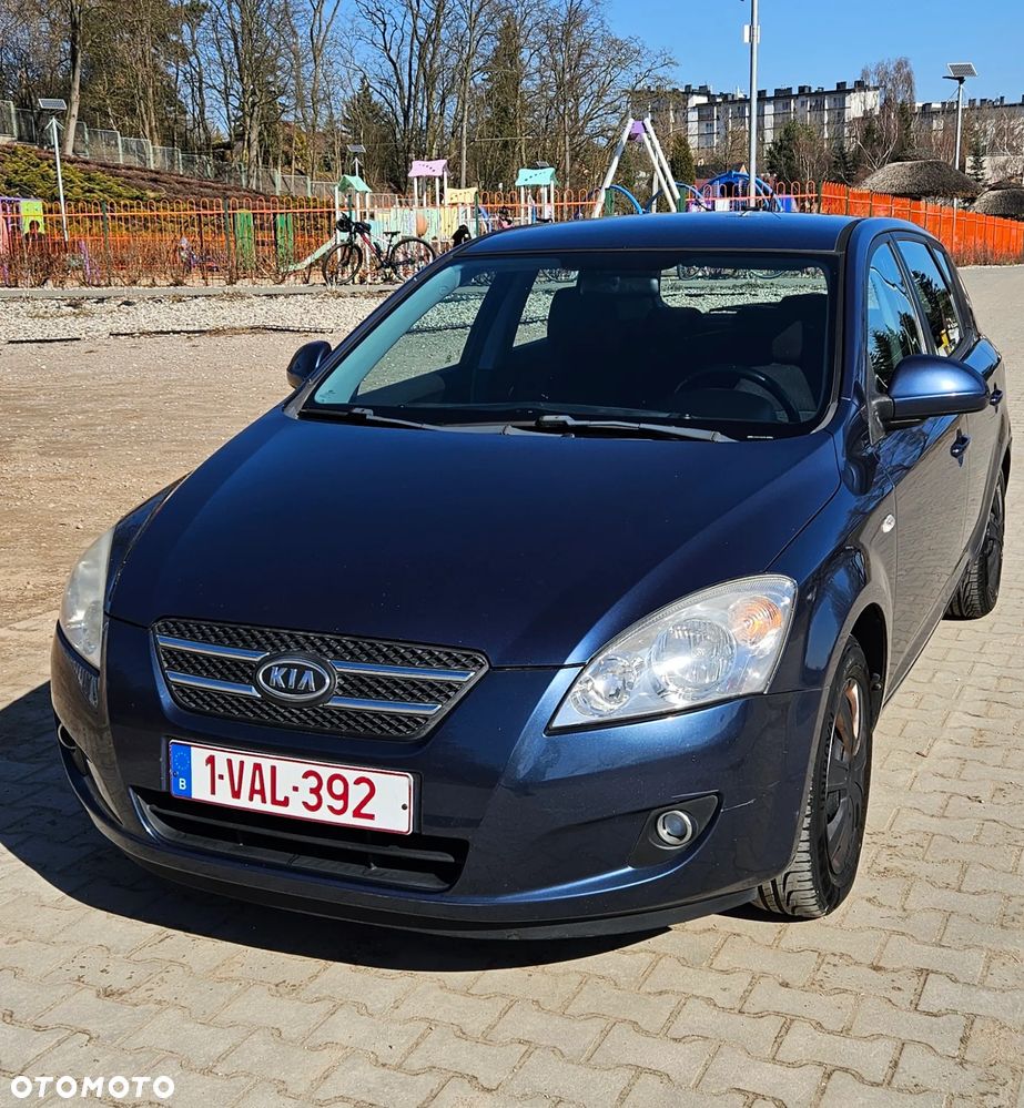 Kia Ceed 1.4 CVVT Attract - 1