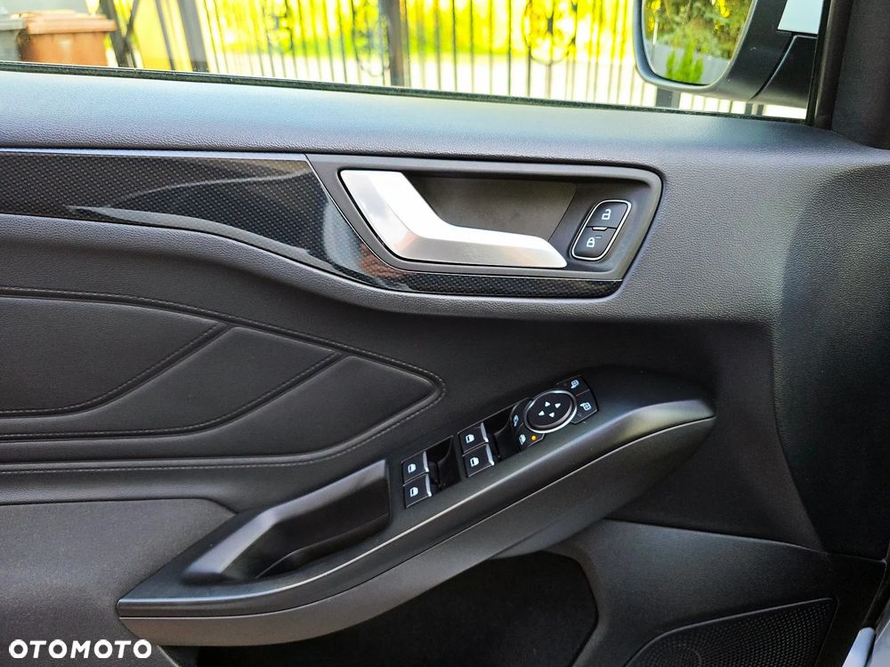Ford Focus 1.5 EcoBoost ST-Line - 19