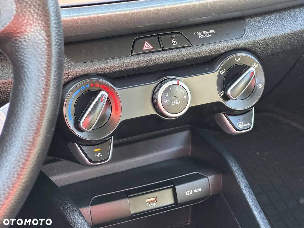 Kia Rio 1.2 M - 21