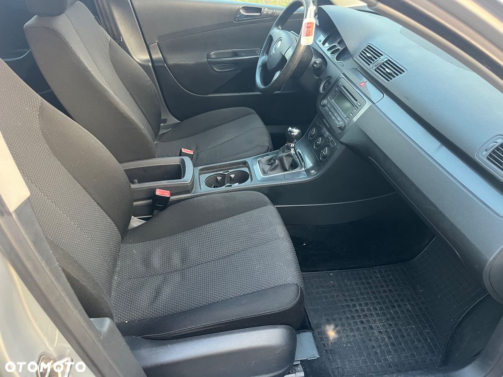 Volkswagen Passat 1.9 TDI Comfortline - 13