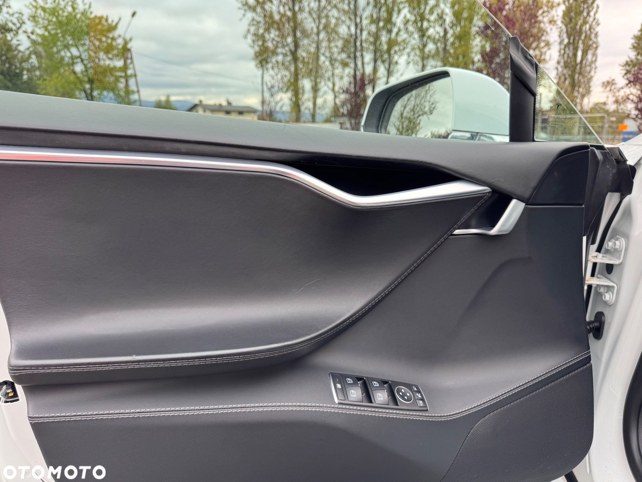 Tesla Model S Standard - 16