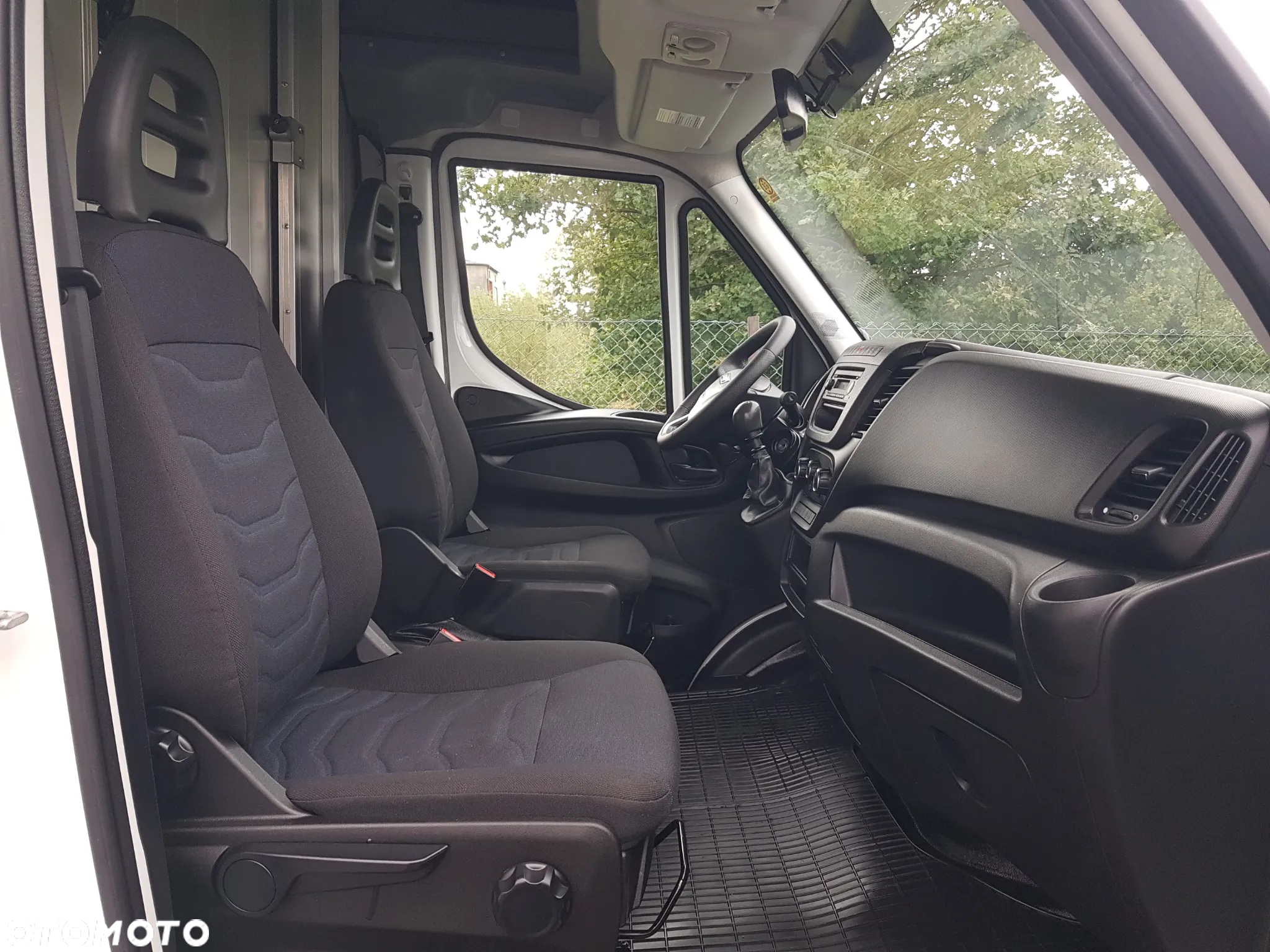 Iveco DAILY KONTENER NISKOPODŁOGOWY 4,31x2,24x2,43 FOODTRUCK SKLEP KAMPER KLIMA BAR KONIOWÓZ - 23
