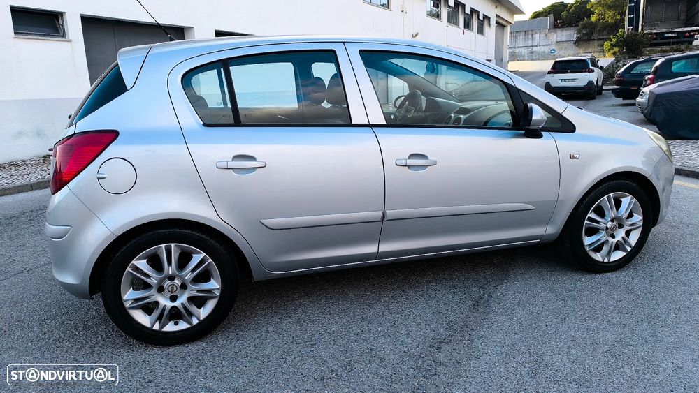 Opel Corsa 1.2 Cosmo - 22