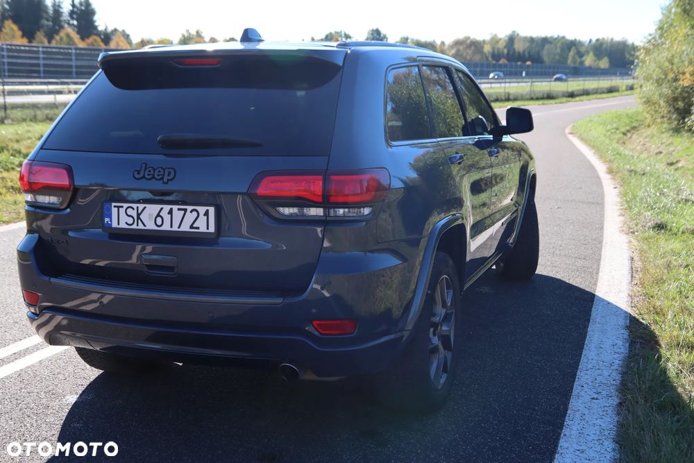Jeep Grand Cherokee - 25