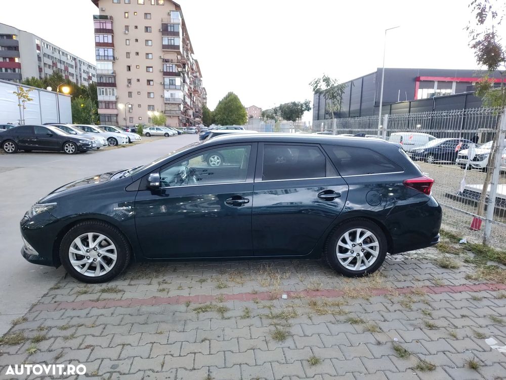 Toyota Auris 1.8 L VVT-i Luna - 4