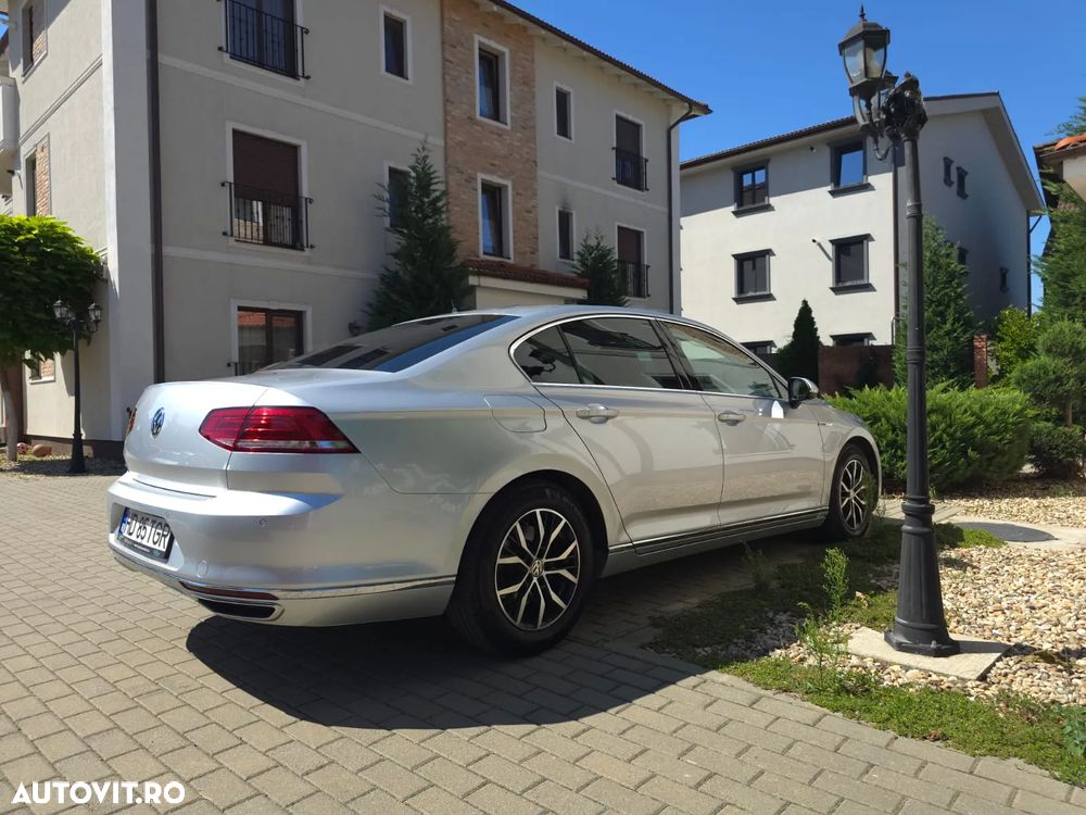 Volkswagen Passat - 2