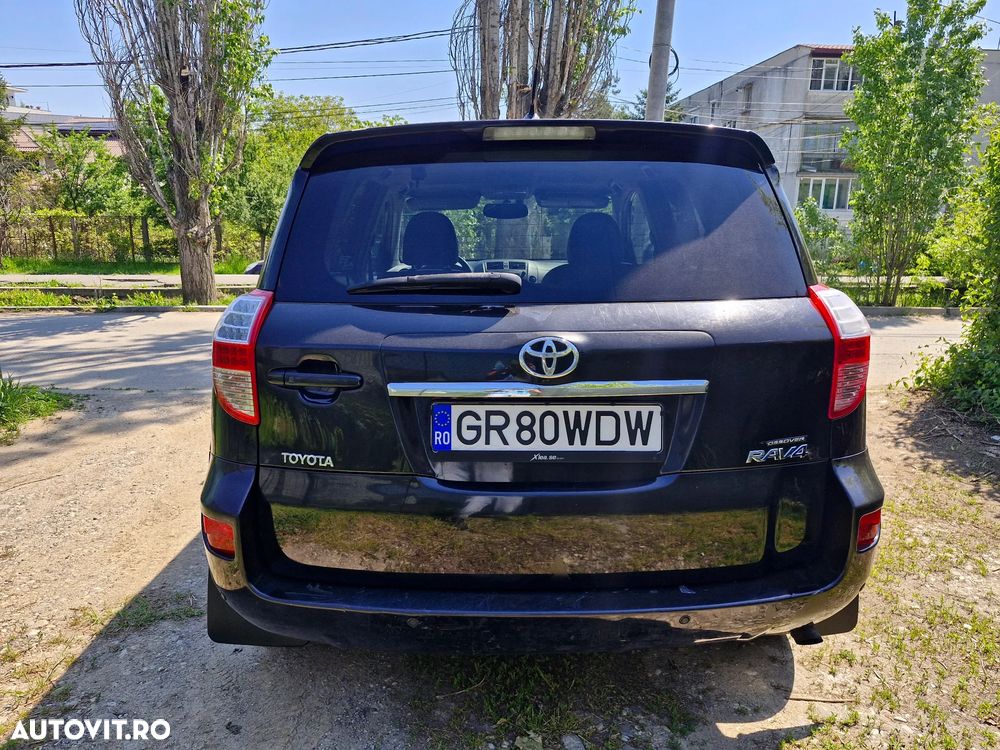 Toyota RAV4 2.2 D-4D 4x4 Automatik Executive - 8