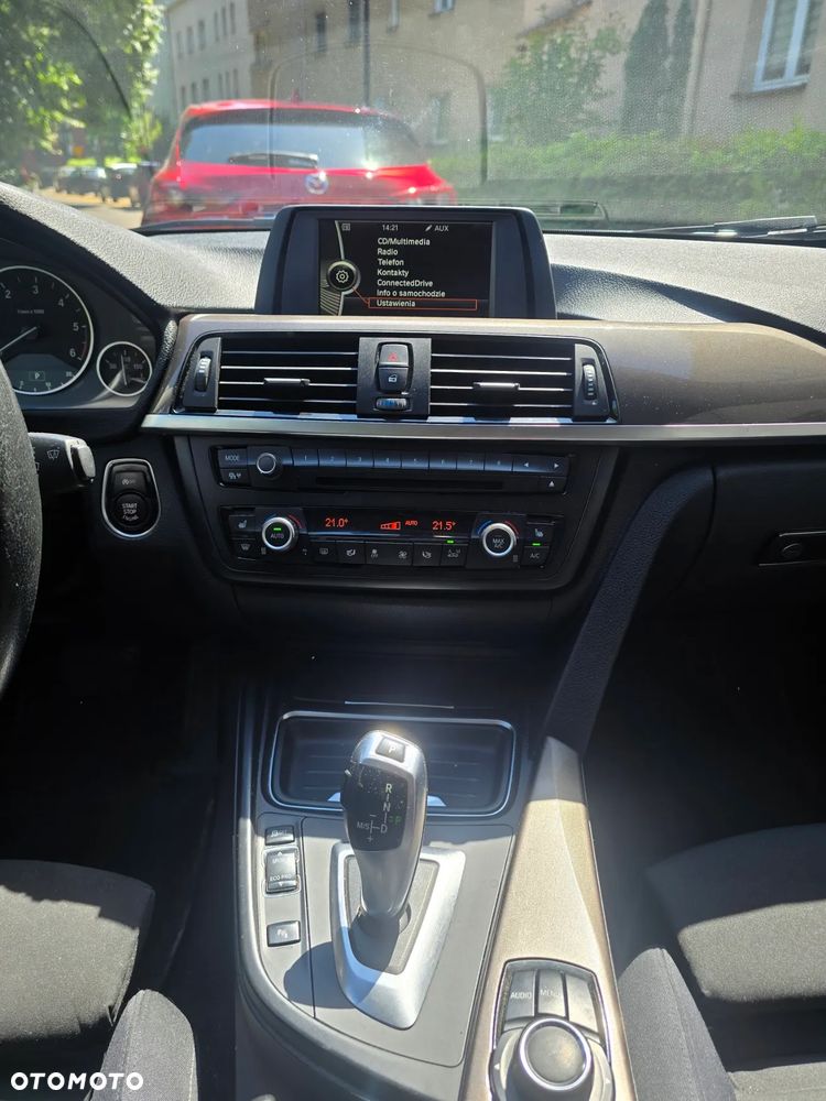 BMW Seria 3 318d DPF - 12
