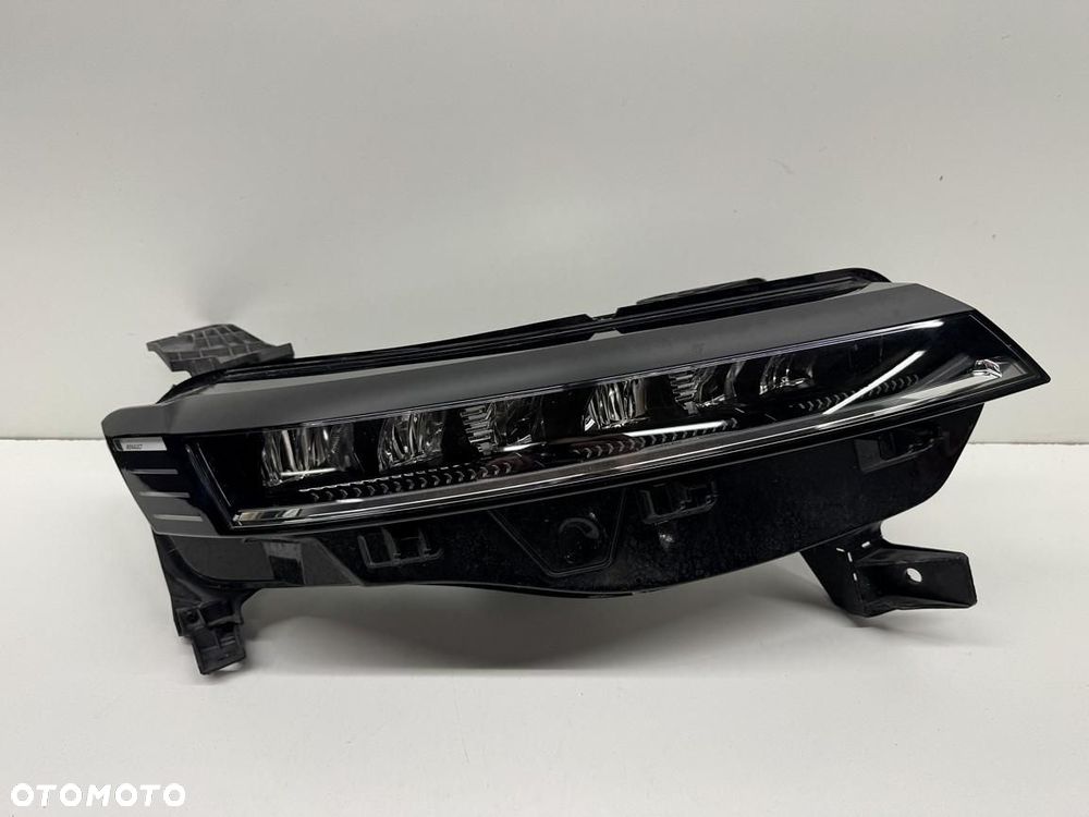 Przednia prawa lampa  Renault megane e tech led drl 260103279r - 2