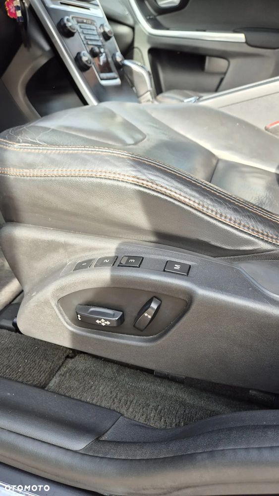 Volvo XC 60 D4 Geartronic Momentum - 8