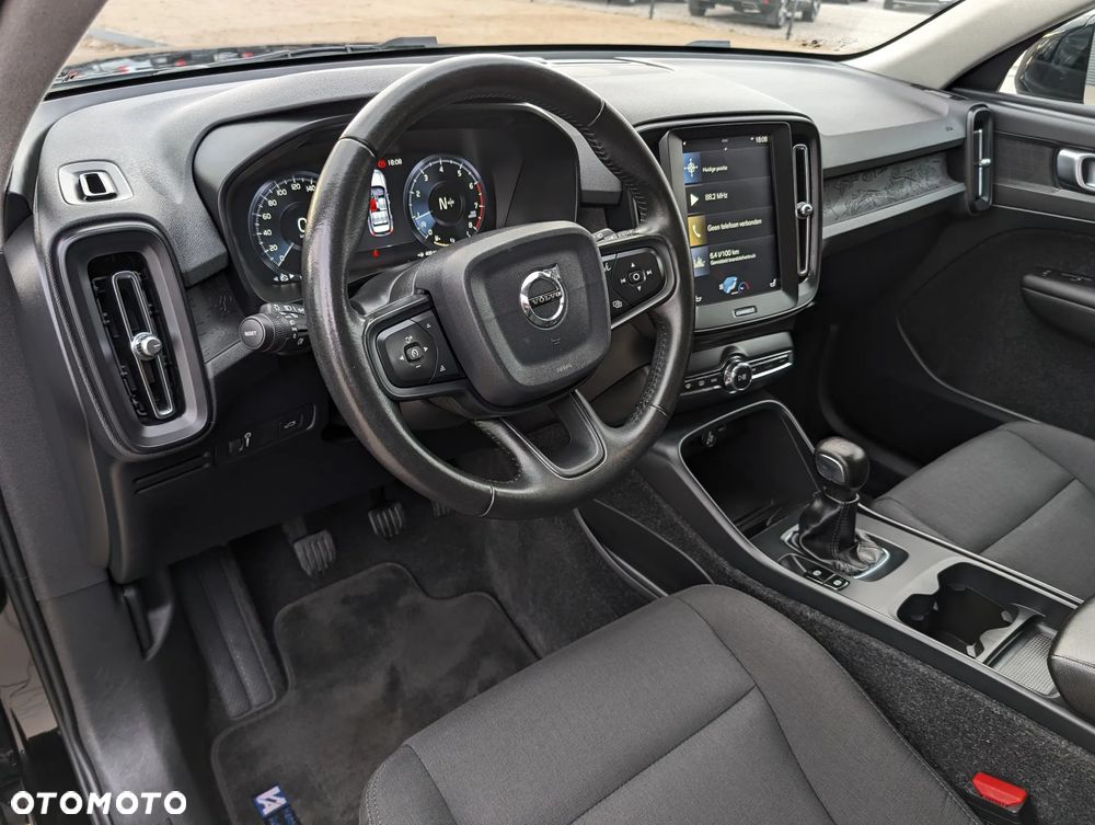Volvo XC 40 T3 Momentum - 21