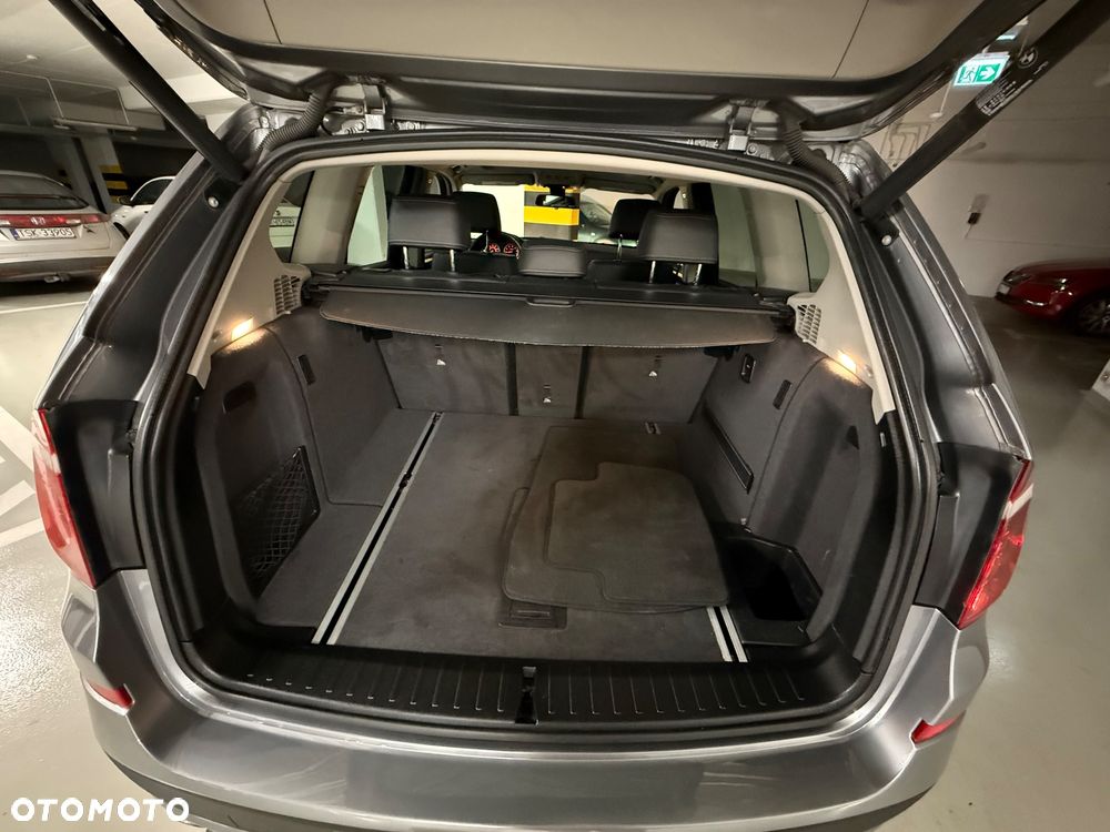 BMW X3 xDrive28i - 11