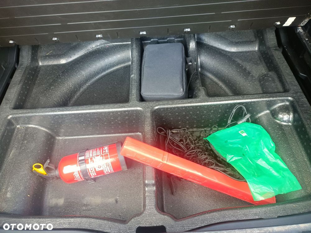 Hyundai Tucson 1.6 T-GDi HEV Executive 2WD - 24