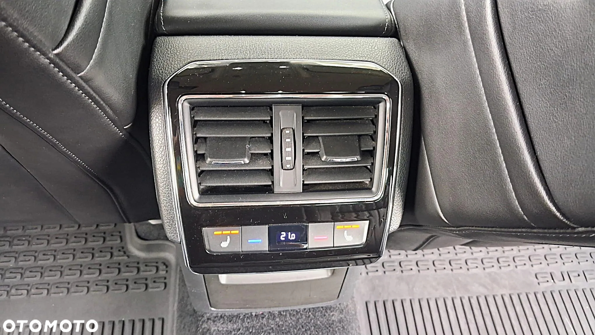 Skoda Superb 2.0 TDI L&K DSG - 20