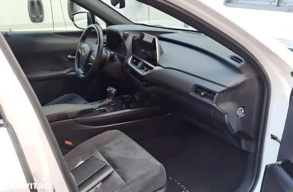 Lexus UX 250h Business Edition - 6