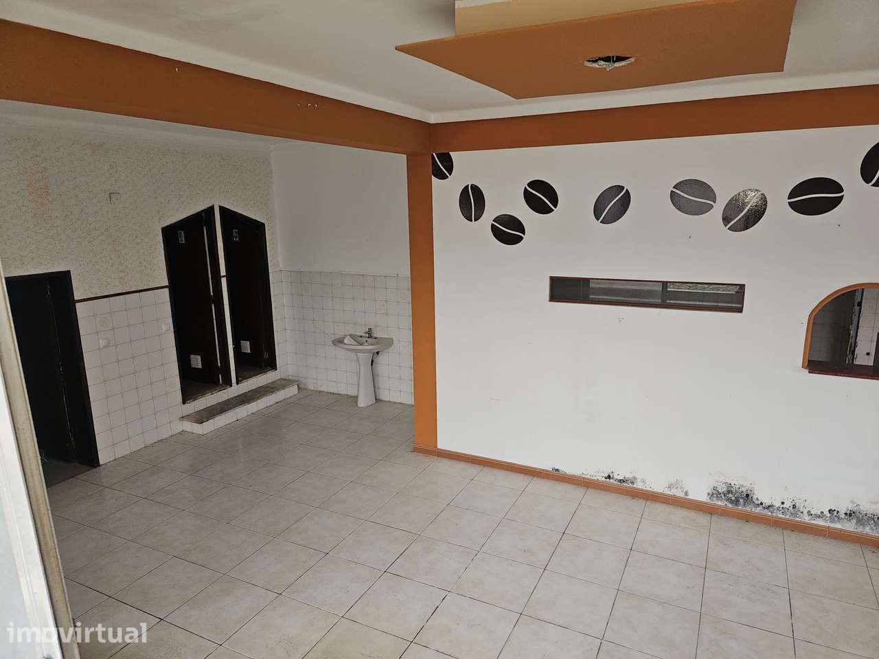 Entroncamento VENDE Loja 104m2 c/ extração de fumos - Grande imagem: 2/9