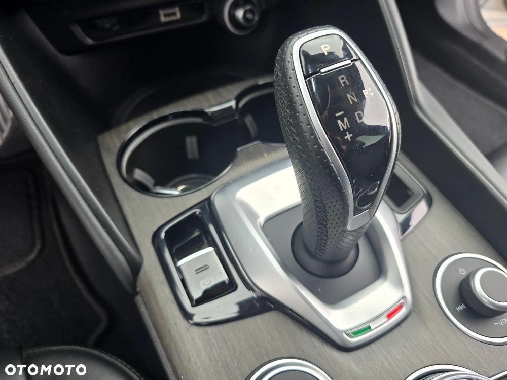 Alfa Romeo Giulia - 34